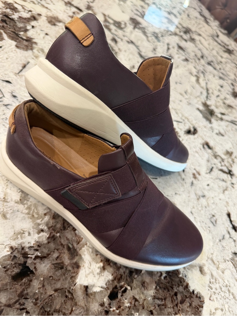 Clarks Women's Slip-On Sneakers in Dark Brown with White Sole Full soft Leather!